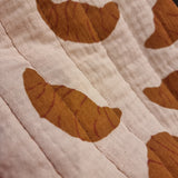 Tissu Matelassé Double Gaze – Croissants – Nude / Toffee