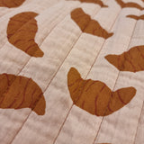 Tissu Matelassé Double Gaze – Croissants – Nude / Toffee