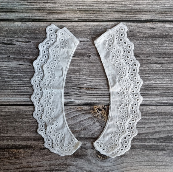 Col à coudre en broderie anglaise